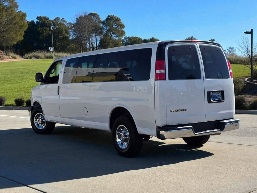2020 Chevrolet Express Passenger RWD 3500 155" LT - 22902649 - 1