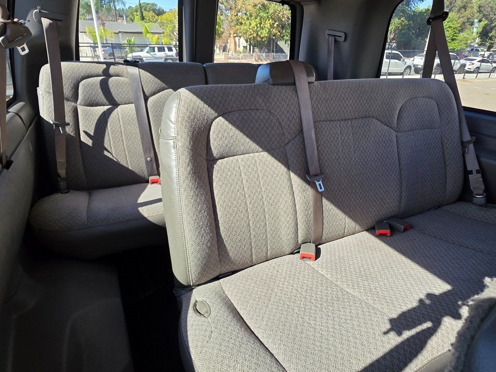 2020 Chevrolet Express Passenger RWD 3500 155" LT - 22902649 - 19