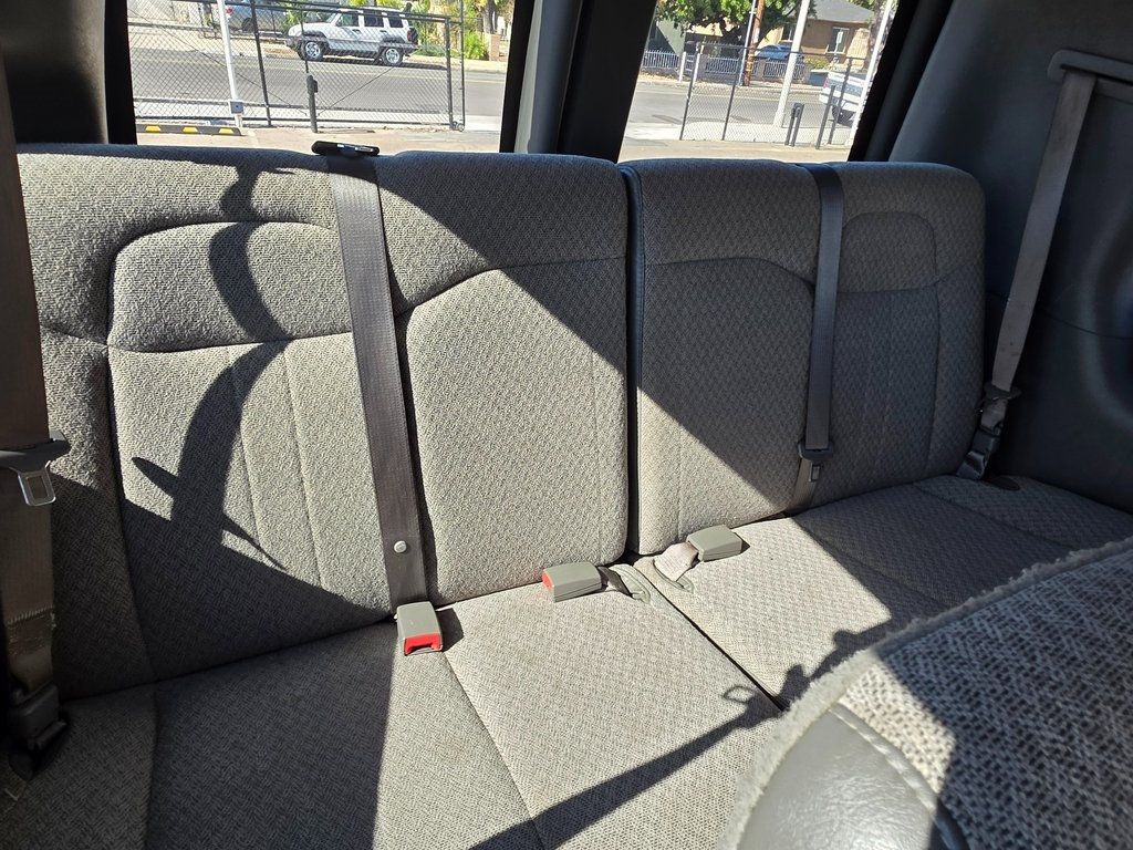 2020 Chevrolet Express Passenger RWD 3500 155" LT - 22902649 - 20