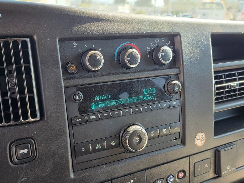 2020 Chevrolet Express Passenger RWD 3500 155" LT - 22902649 - 23