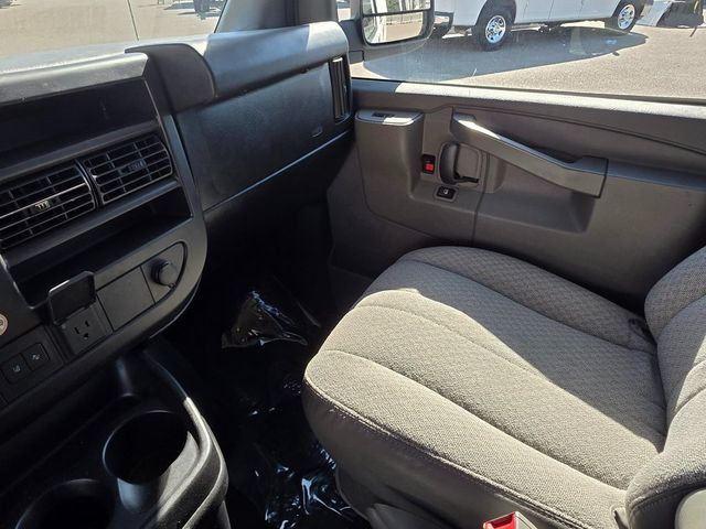 2020 Chevrolet Express Passenger RWD 3500 155" LT - 22902649 - 27