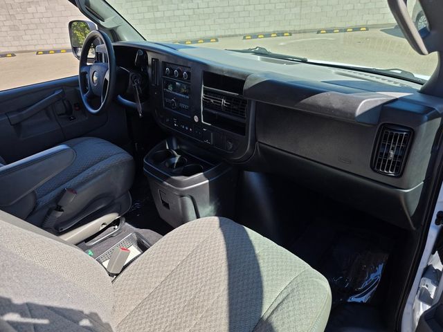 2020 Chevrolet Express Passenger RWD 3500 155" LT - 22902649 - 2