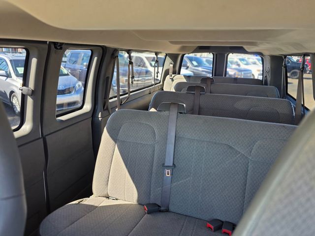 2020 Chevrolet Express Passenger RWD 3500 155" LT - 22988946 - 21