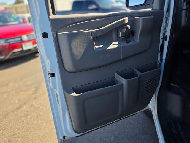 2020 Chevrolet Express Passenger RWD 3500 155" LT - 22988946 - 22