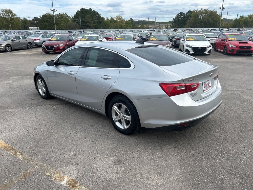 2020 Chevrolet Malibu photo 4
