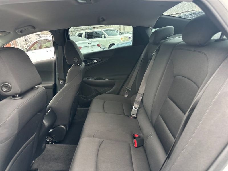 2020 Chevrolet Malibu LS - 23010617 - 14