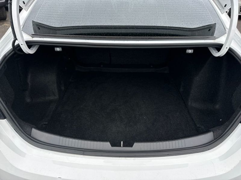 2020 Chevrolet Malibu LS - 23010617 - 19