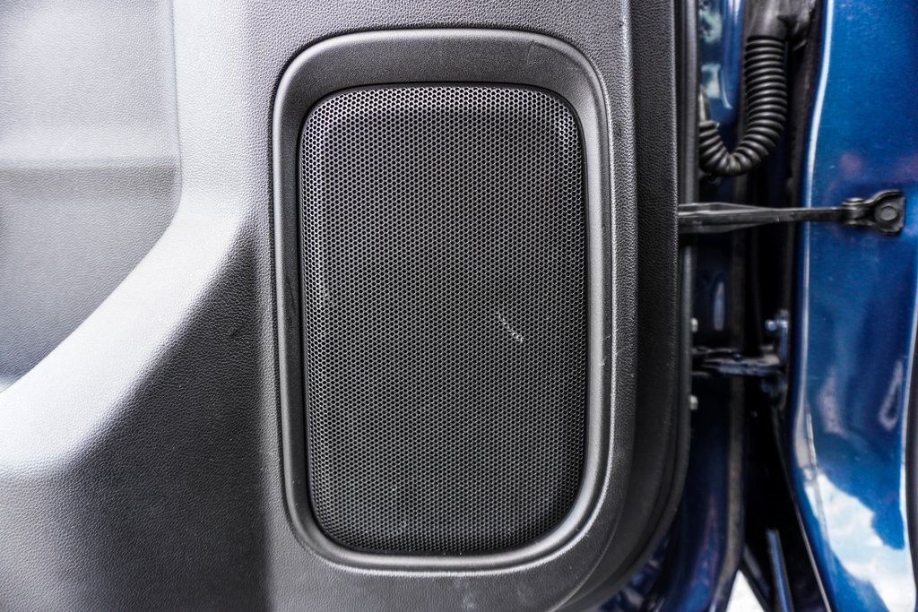 2020 Chevrolet Silverado 1500 Custom photo 2