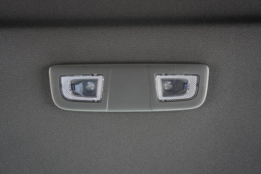 2020 Chevrolet Silverado 1500 Custom photo 3