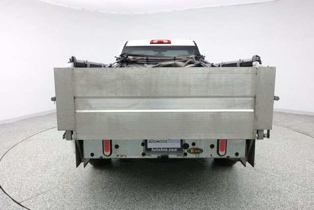 2020 Chevrolet Silverado 1500 2WD Reg Cab 140'' Work Truck w/ Tommy Gate & Convenience Pkg - 22994712 - 3