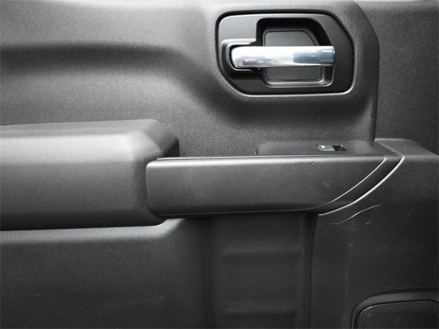 2020 Chevrolet Silverado 1500 Custom photo 9