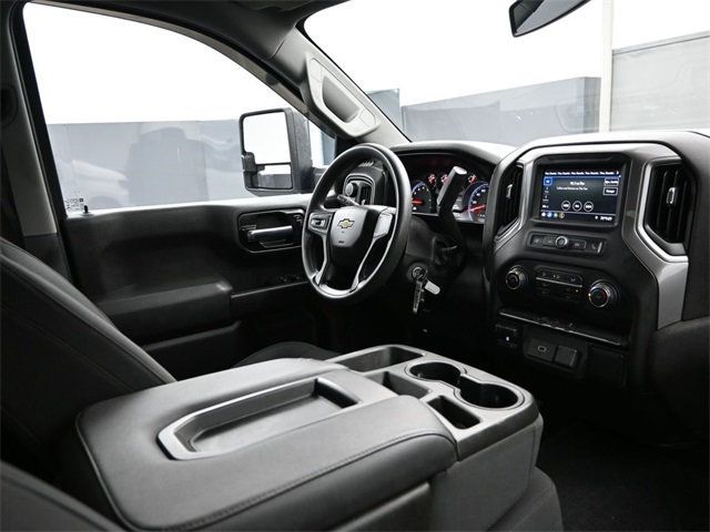 2020 Chevrolet Silverado 1500 Custom photo 11