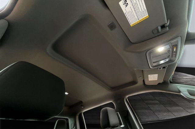 2020 Chevrolet Silverado 1500 4WD Crew Cab 147" Custom - 22945083 - 32