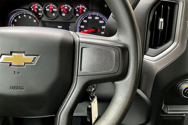 2020 Chevrolet Silverado 1500 4WD Crew Cab 147" Custom - 22986429 - 21