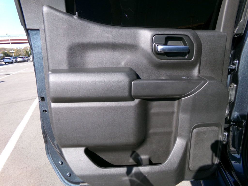 2020 Chevrolet Silverado 1500 4WD Crew Cab 147" Custom - 22937055 - 11