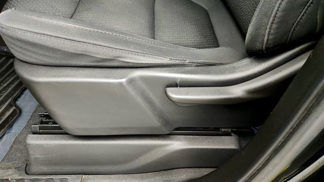 2020 Chevrolet Silverado 1500 4WD Crew Cab 147' Custom w/ Value Pkg & 5.3L EcoTec3 V8 - 23011314 - 10