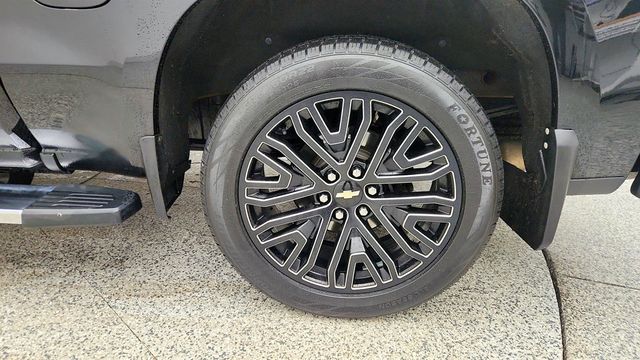 2020 Chevrolet Silverado 1500 4WD Crew Cab 147'' High Country with 6.2L V8 Engine - 22987694 - 8