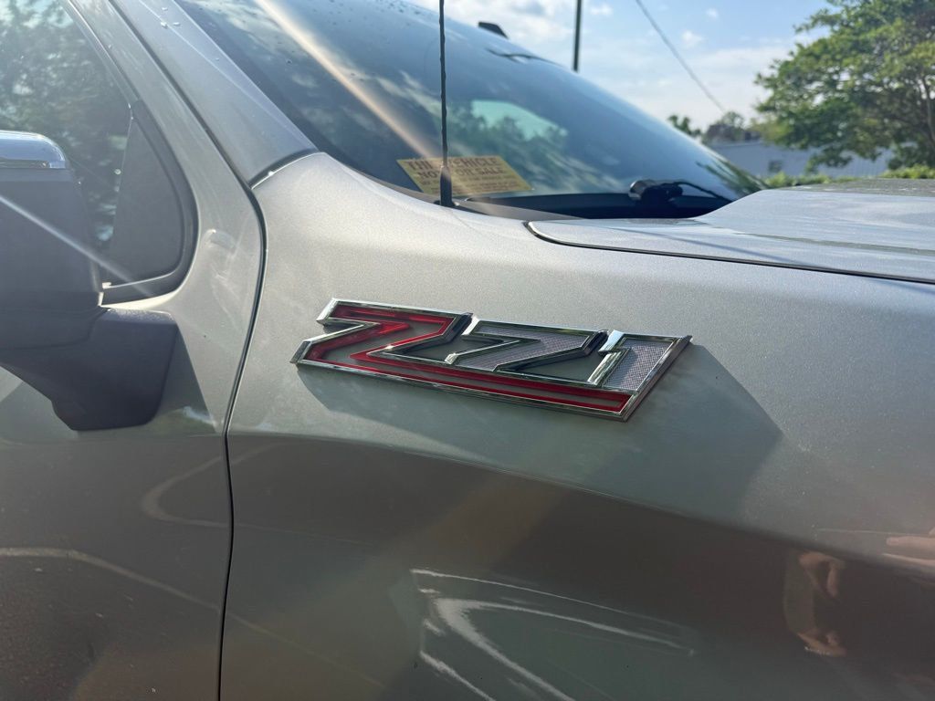 2020 Chevrolet Silverado 1500 4WD Crew Cab 147" LT - 23021095 - 9