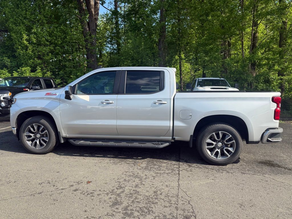 2020 Chevrolet Silverado 1500 4WD Crew Cab 147" LT - 23021095 - 22