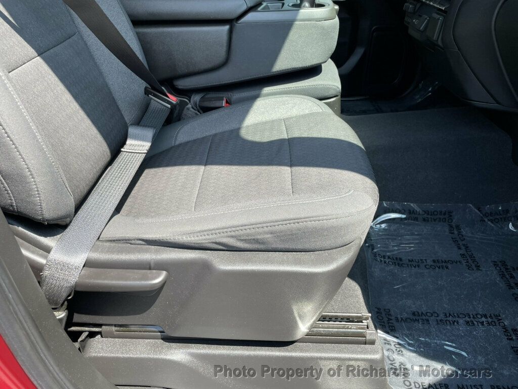 2020 Chevrolet Silverado 1500 4WD Crew Cab 147" LT - 23064707 - 17