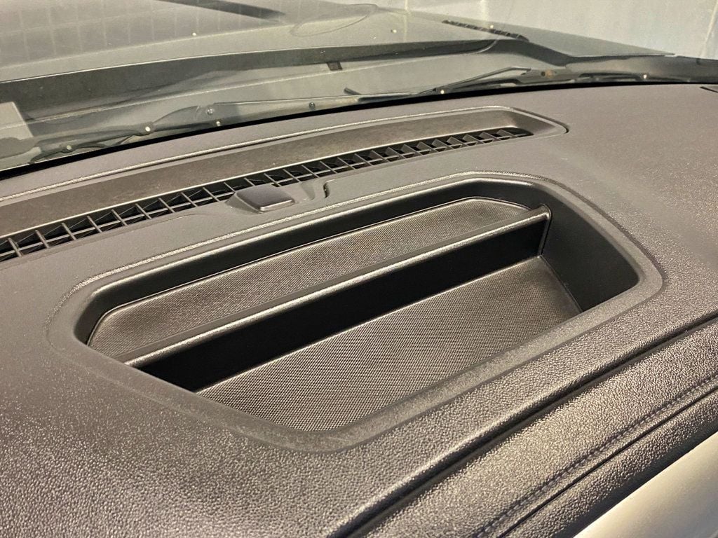 2020 Chevrolet Silverado 1500 4WD Crew Cab 147" RST - 23006269 - 37