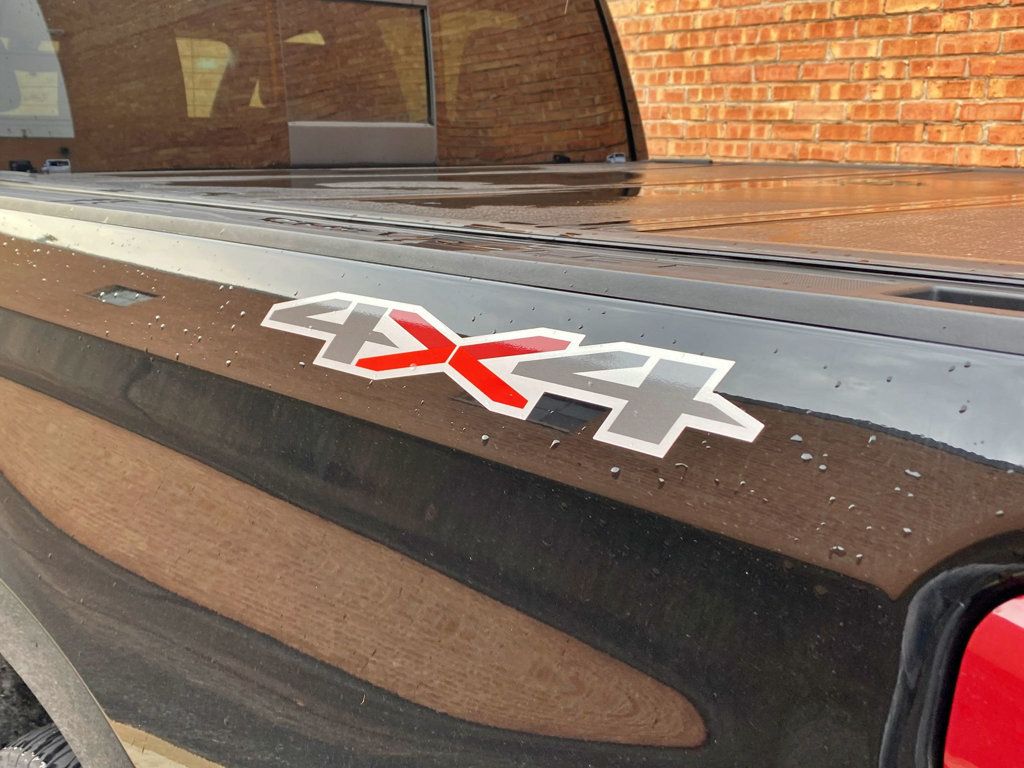 2020 Chevrolet Silverado 1500 4WD Crew Cab 147" RST - 23006269 - 3