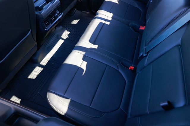 2020 Chevrolet Silverado 1500 4WD Crew Cab 147" RST - 22945384 - 9