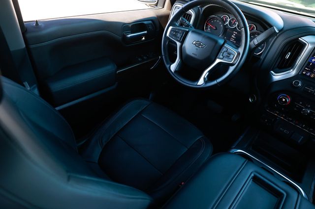 2020 Chevrolet Silverado 1500 4WD Crew Cab 147" RST - 22945384 - 21