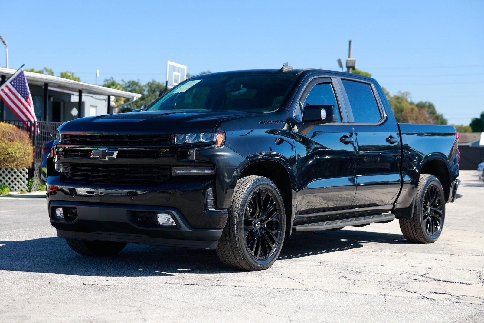 2020 Chevrolet Silverado 1500 RST photo 3