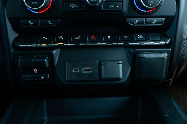 2020 Chevrolet Silverado 1500 4WD Crew Cab 147" RST - 22945384 - 33