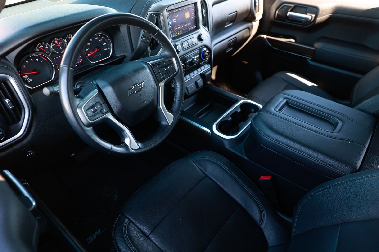 2020 Chevrolet Silverado 1500 RST photo 4