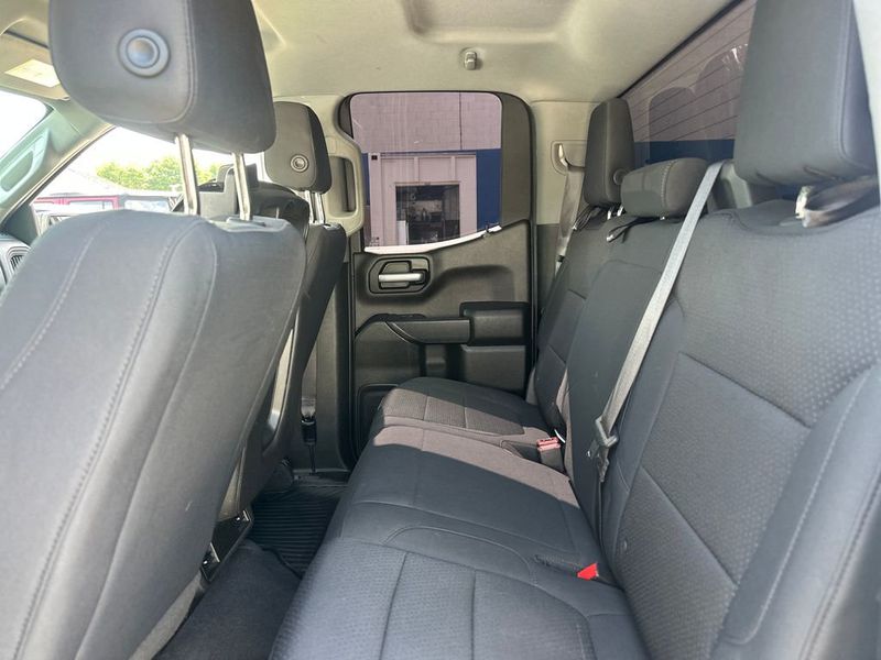 2020 Chevrolet Silverado 1500 4WD Double Cab 147" Custom - 22977631 - 14