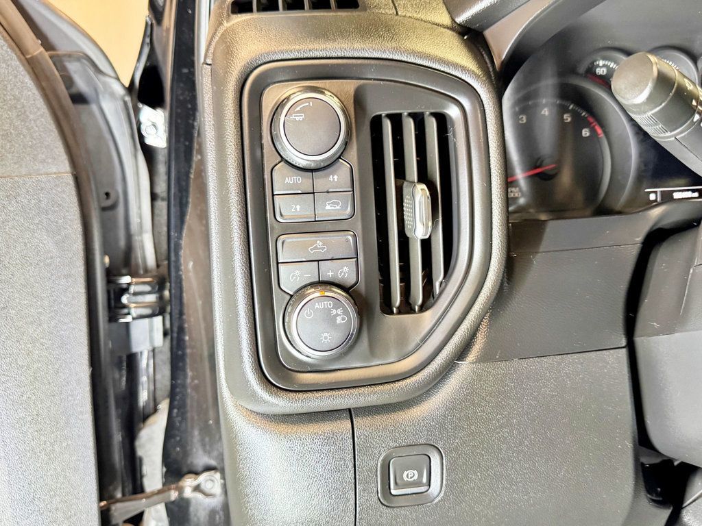 2020 Chevrolet Silverado 1500 4WD Double Cab 147" Custom - 23032163 - 22