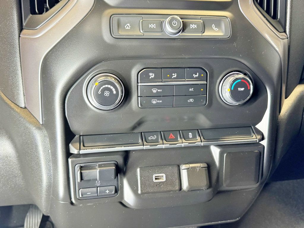 2020 Chevrolet Silverado 1500 4WD Double Cab 147" Custom - 23032163 - 26