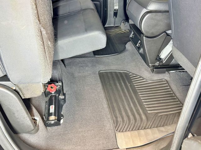 2020 Chevrolet Silverado 1500 4WD Double Cab 147" Custom - 23032163 - 32