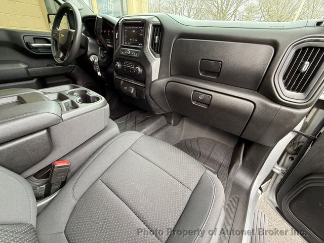 2020 Chevrolet Silverado 1500 4WD Double Cab 147" Custom - 23008383 - 25