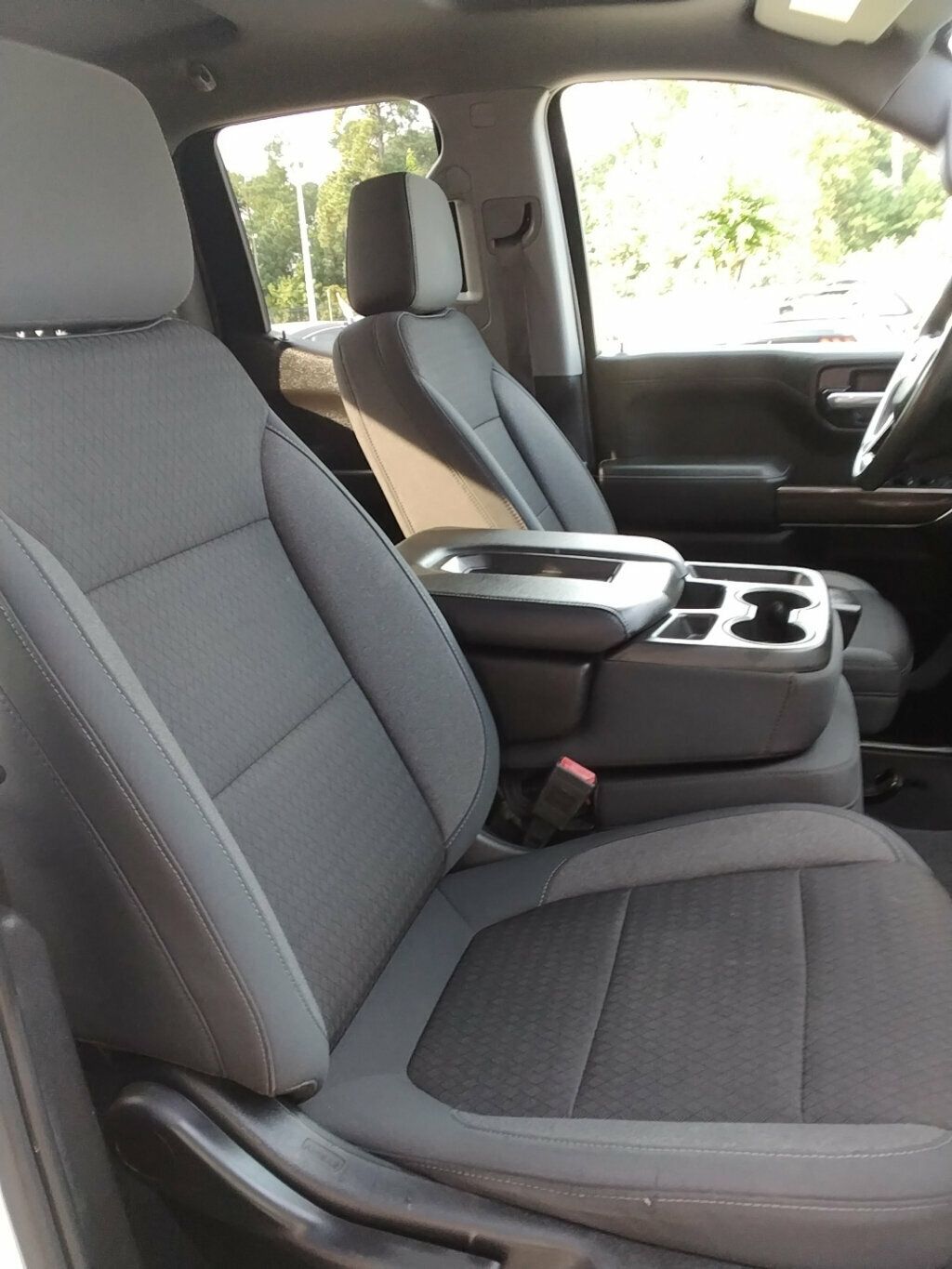 2020 Chevrolet Silverado 1500 LT photo 9