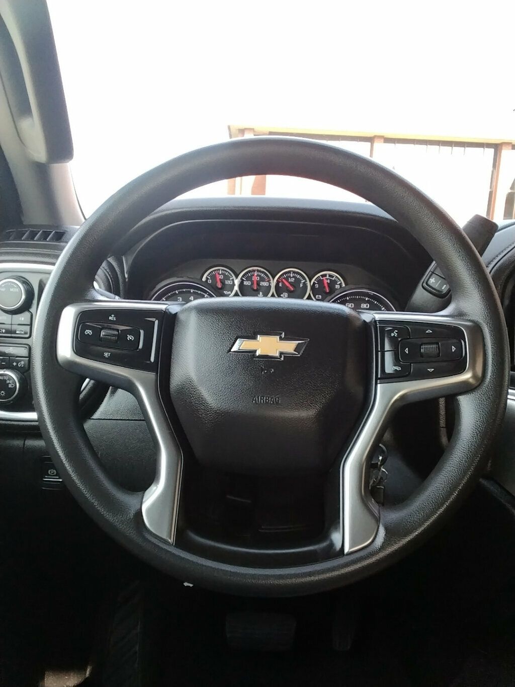 2020 Chevrolet Silverado 1500 LT photo 11