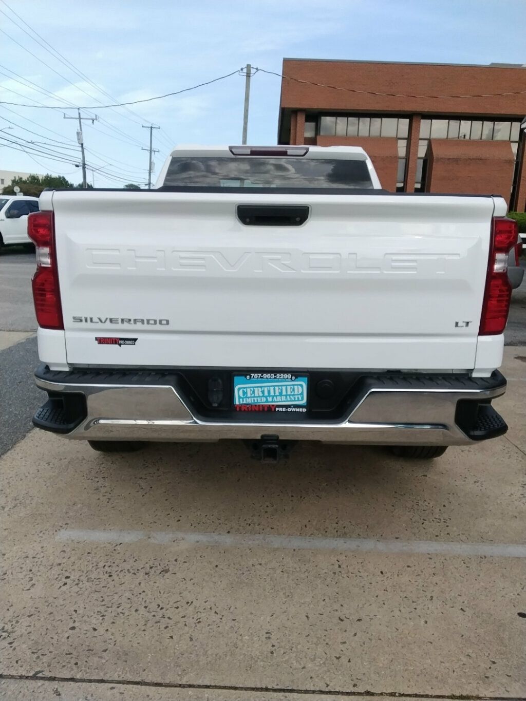 2020 Chevrolet Silverado 1500 LT photo 2