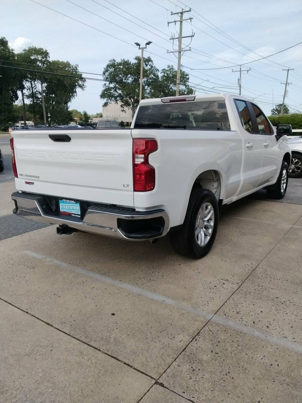 2020 Chevrolet Silverado 1500 LT photo 3