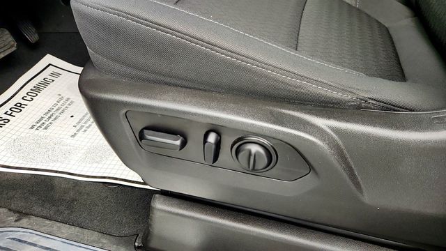 2020 Chevrolet Silverado 1500 Crew Cab 147'' LT All-Star Edition with 5.3L V8 Engine - 22964414 - 10