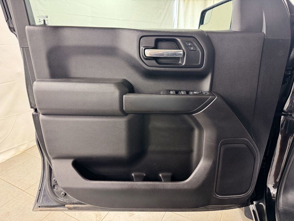 2020 Chevrolet Silverado 1500 CREW CAB CUSTOM 4WD - 23064894 - 11