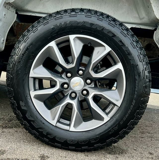 2020 Chevrolet Silverado 1500 LT - 22985404 - 28