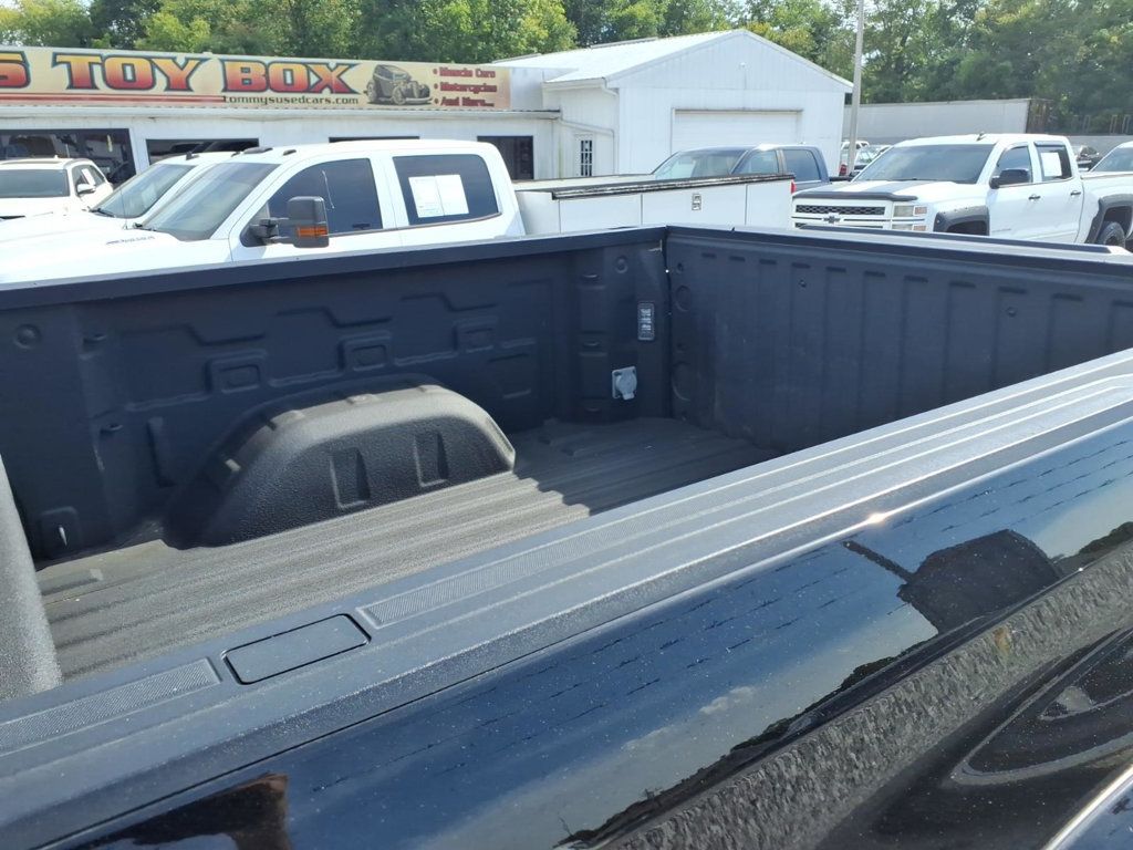 2020 Chevrolet Silverado 1500 RST Pickup 4D 5 3/4 ft - 23084329 - 17