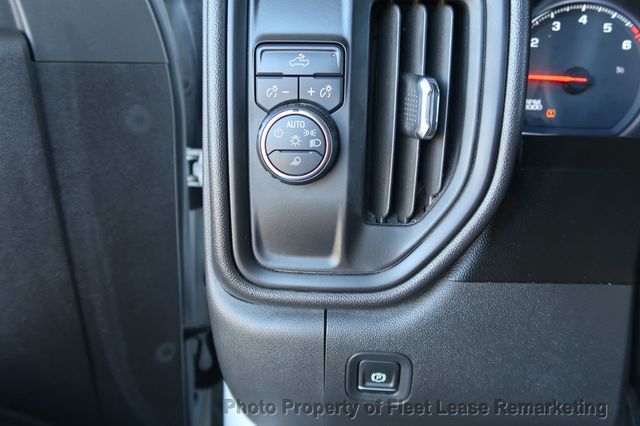 2020 Chevrolet Silverado 1500 Silverado 1500 2WD Crew Cab - 22944752 - 35