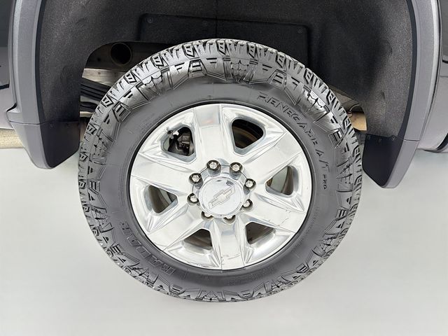 2020 Chevrolet Silverado 2500HD 4WD Crew Cab 159" LTZ - 22984973 - 35