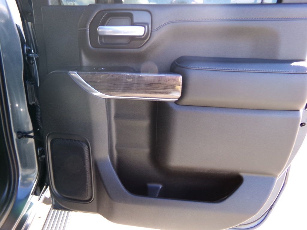 2020 Chevrolet Silverado 2500HD 4WD Crew Cab 159" LTZ - 22969129 - 10