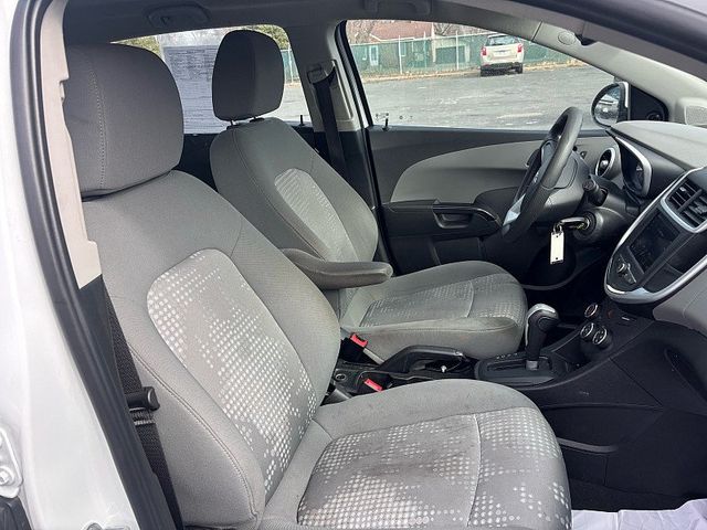 2020 Chevrolet Sonic 4d Hatchback LT w/1FL - 22792516 - 15