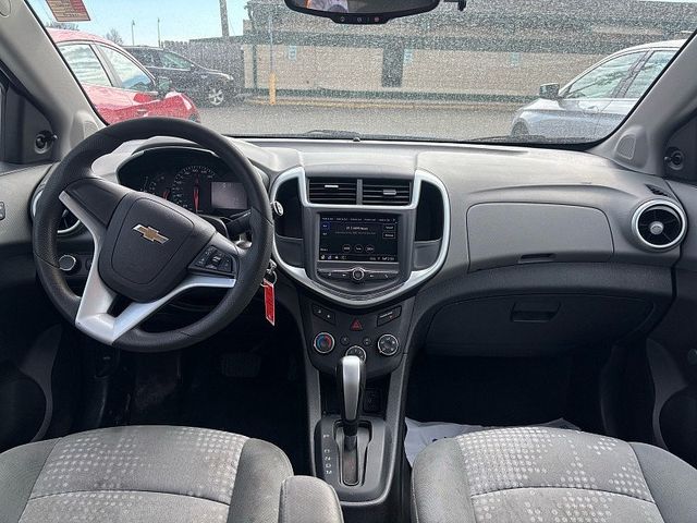 2020 Chevrolet Sonic 4d Hatchback LT w/1FL - 22792516 - 17