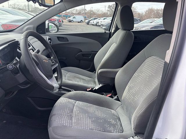 2020 Chevrolet Sonic 4d Hatchback LT w/1FL - 22792516 - 8